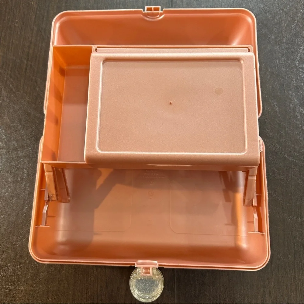 Caboodles light pearly